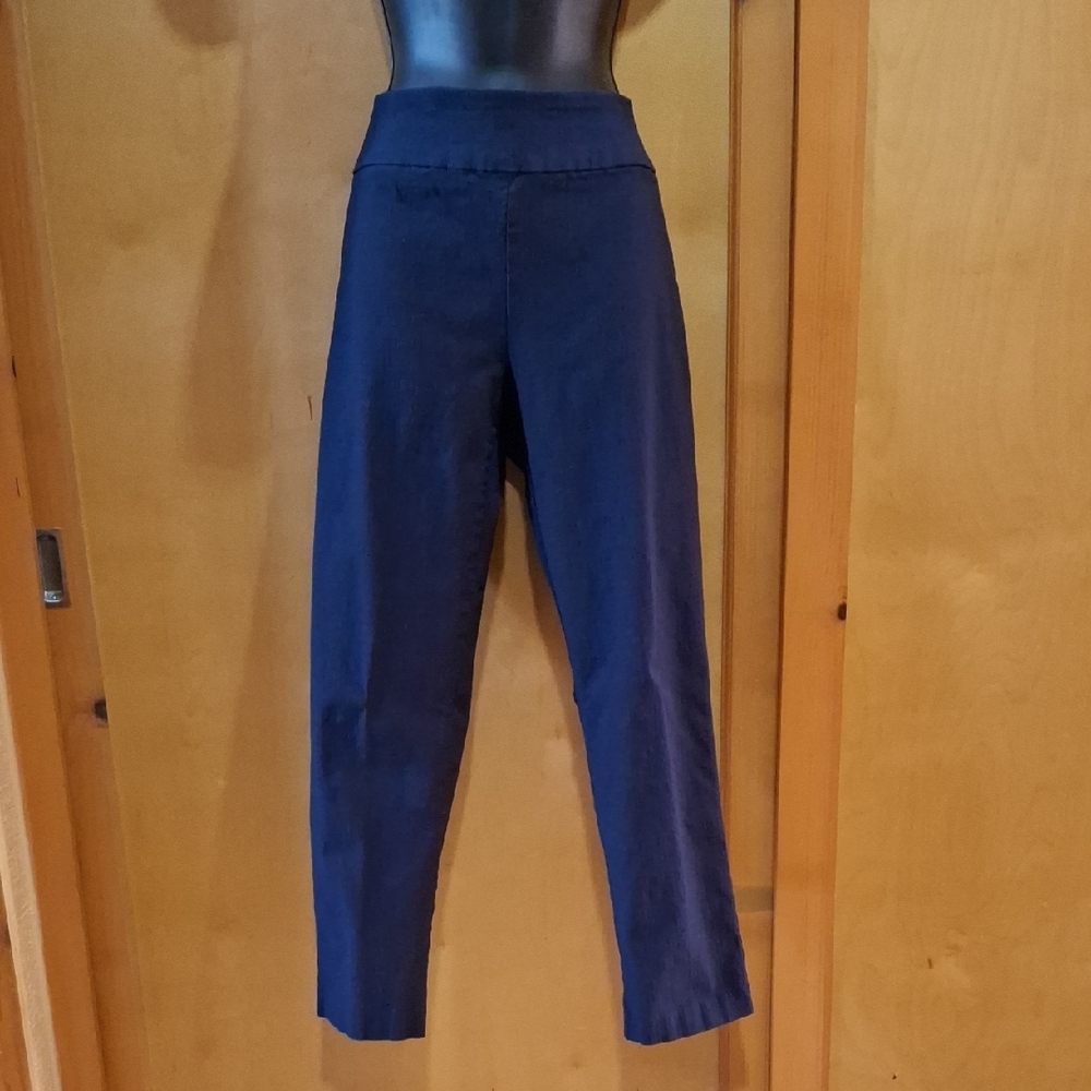 Sole XL Navy slim leg wonens pants.